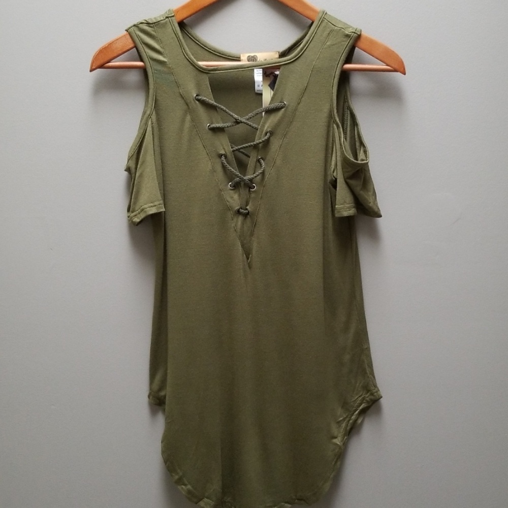 NWT Dolce Bonita cld shoulder grn laced up deep v